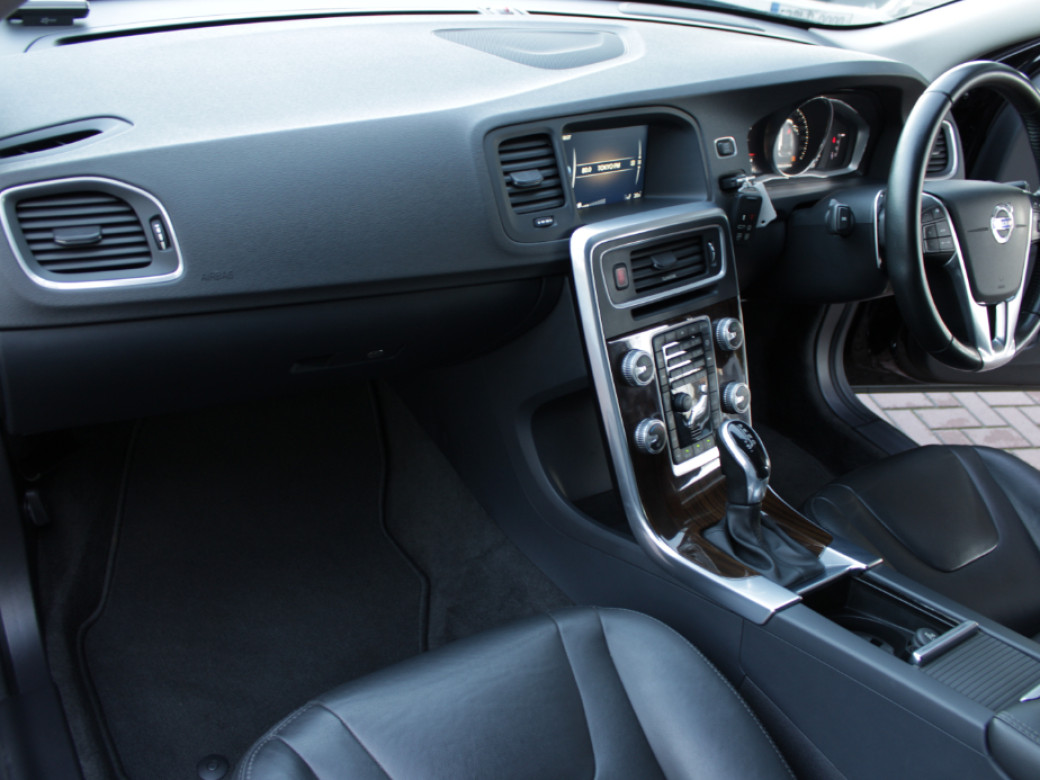 2016 Volvo V60 Cross Country