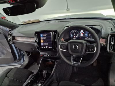 2023 Volvo XC40