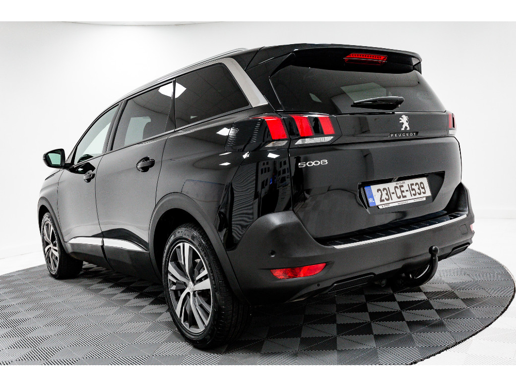 2023 Peugeot 5008