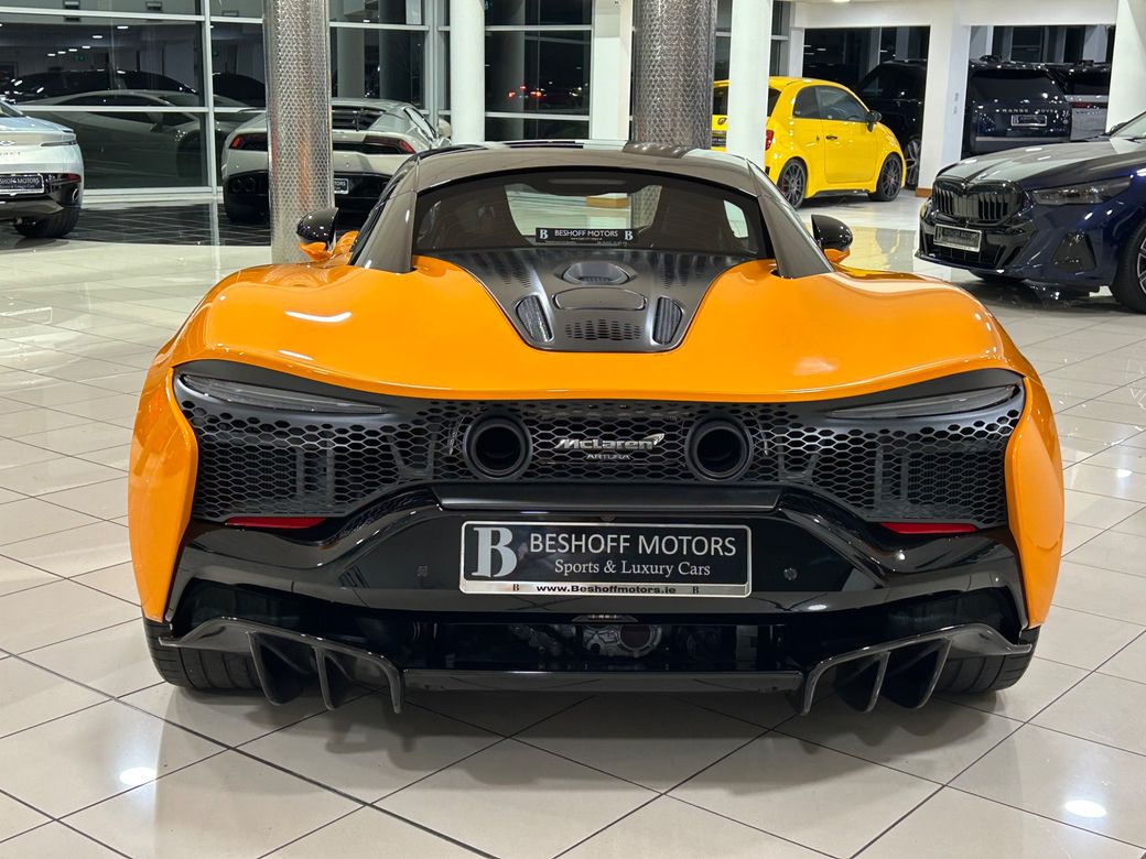 2023 McLaren Artura