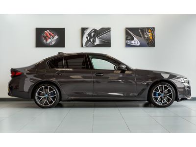 2023 BMW 530