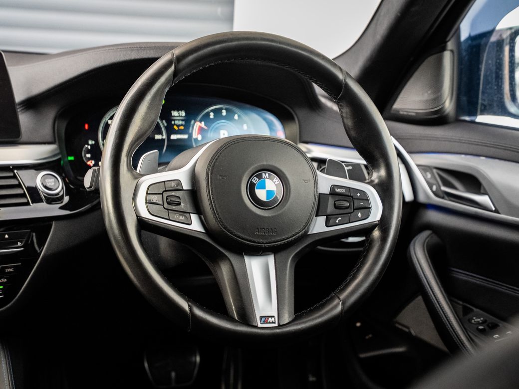 2019 BMW 530