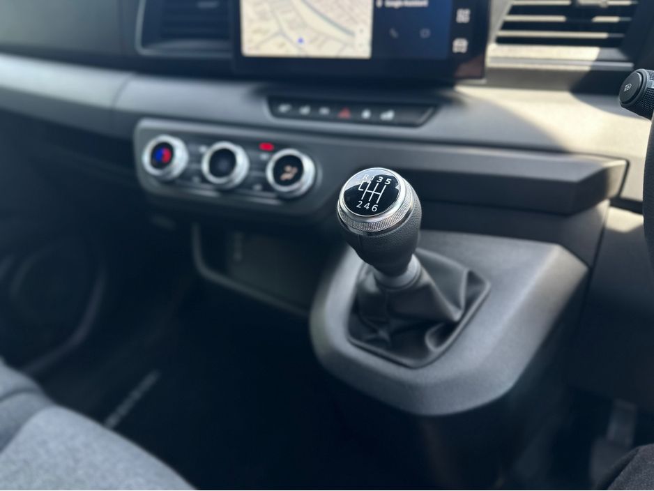 2025 Renault Master