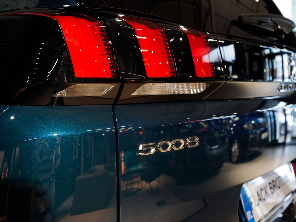 2023 Peugeot 5008