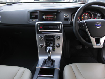 2016 Volvo V60 Cross Country