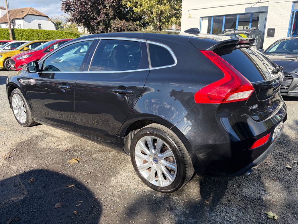 2015 Volvo V40