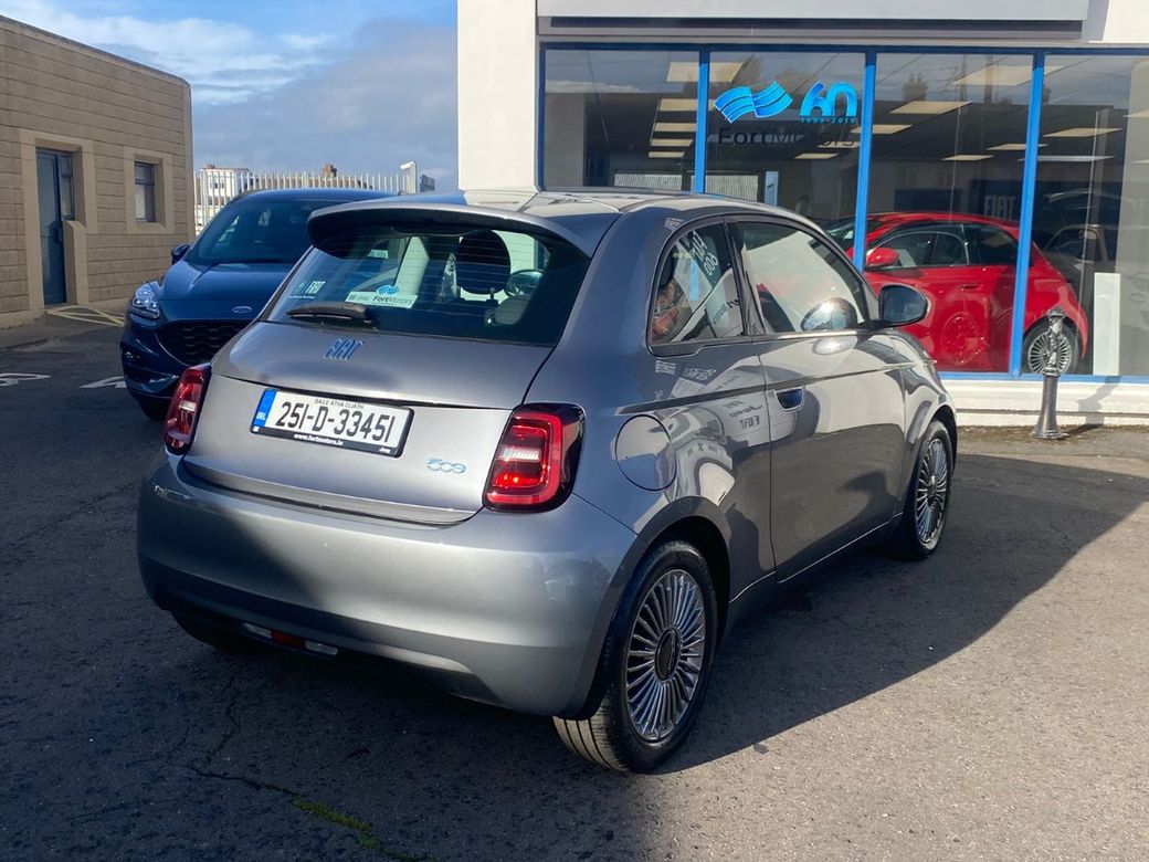 2025 Fiat 500e