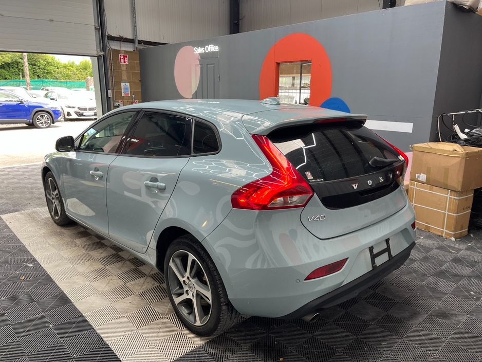 2019 Volvo V40