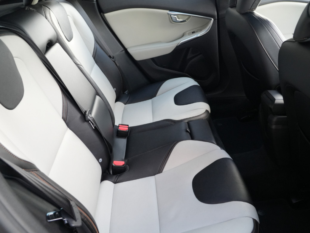 2018 Volvo V40 Cross Country