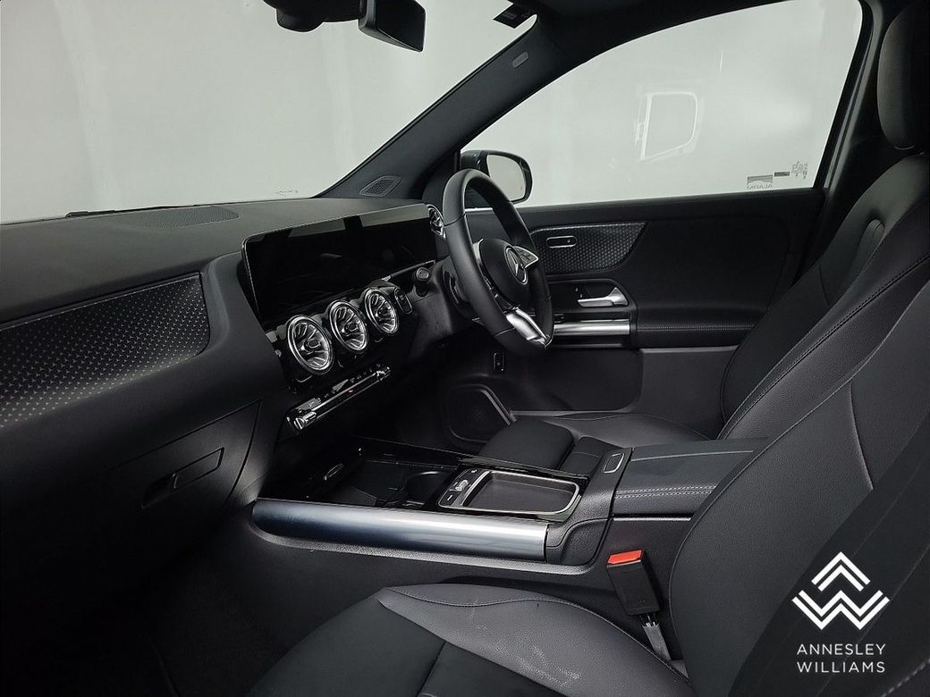 2025 Mercedes-Benz EQA
