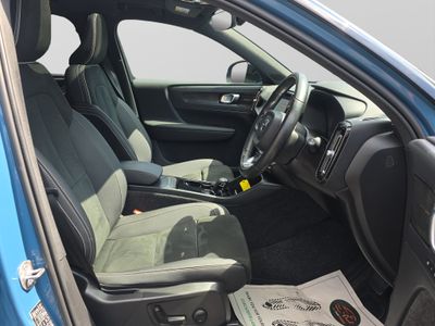 2023 Volvo XC40