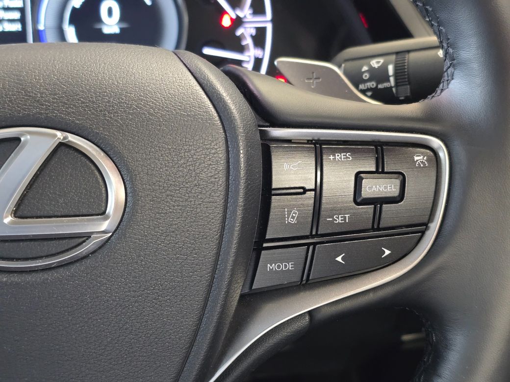2025 Lexus ES 300h