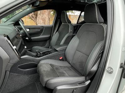 2022 Volvo XC40