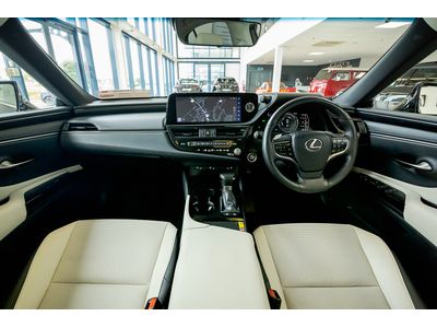 2023 Lexus ES 300h