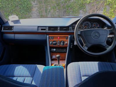 1991 Mercedes-Benz E 300