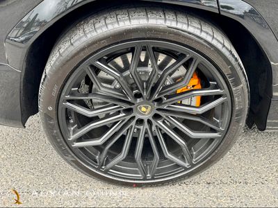 2025 Lamborghini Urus