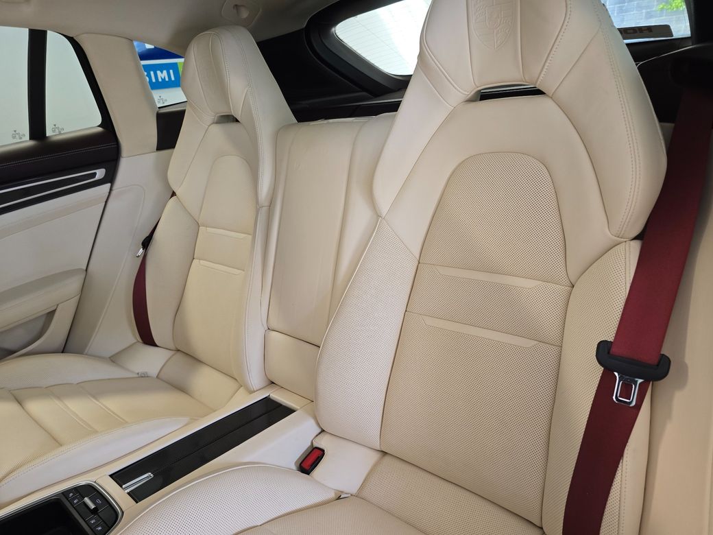 2021 Porsche Panamera