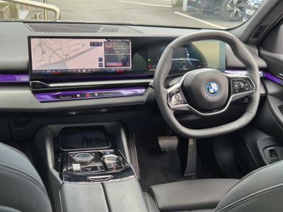 2025 BMW i5