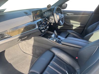 2019 BMW 530