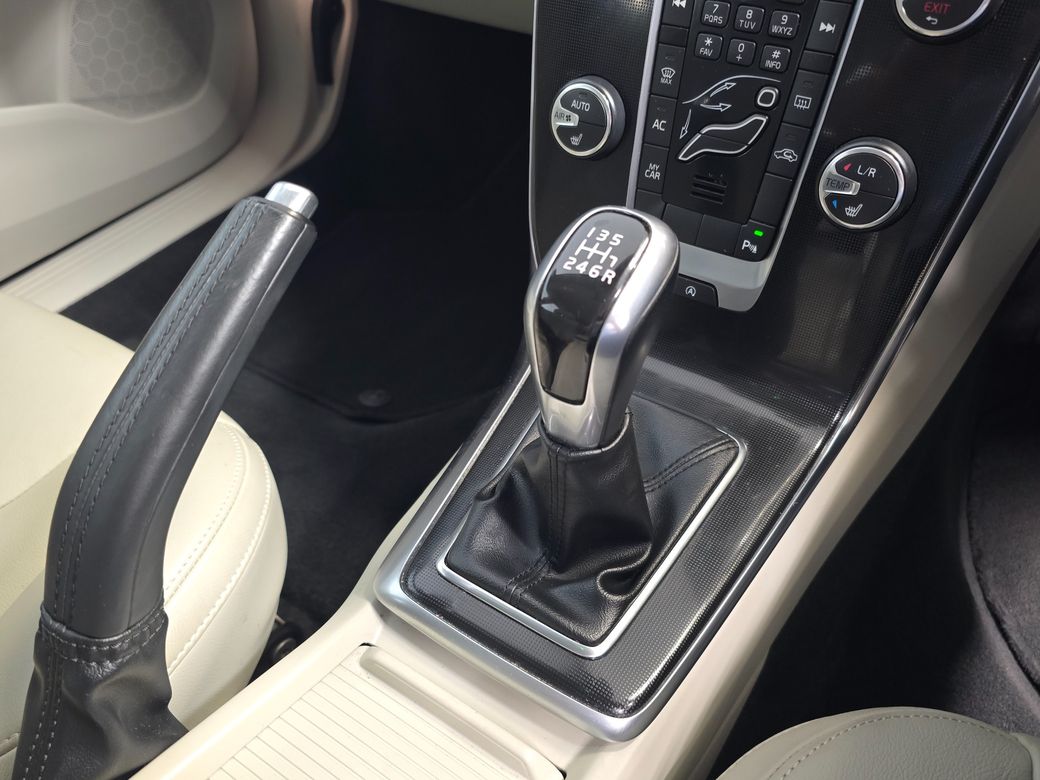 2016 Volvo V40