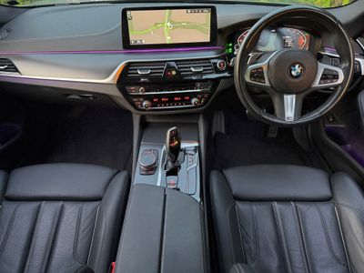 2023 BMW 520