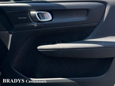 2023 Volvo XC40
