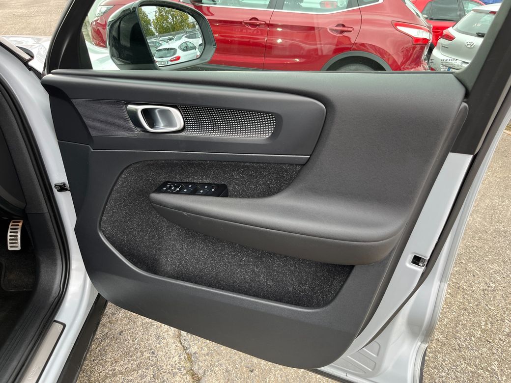 2021 Volvo XC40