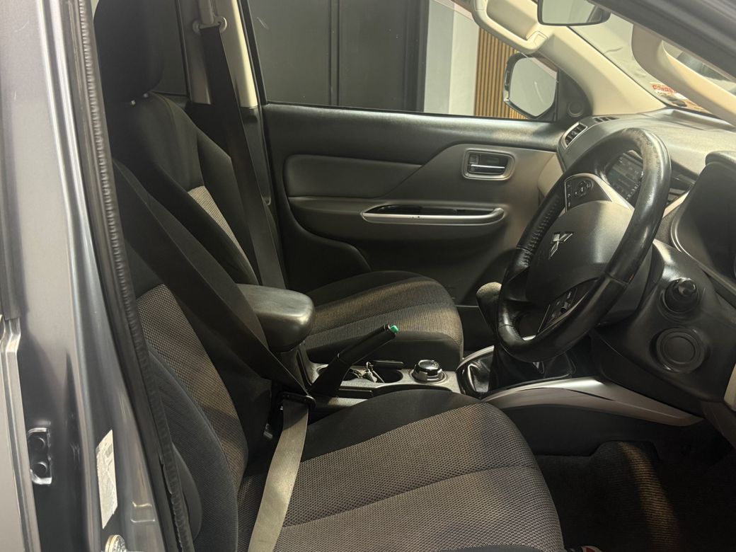 2016 Mitsubishi L200