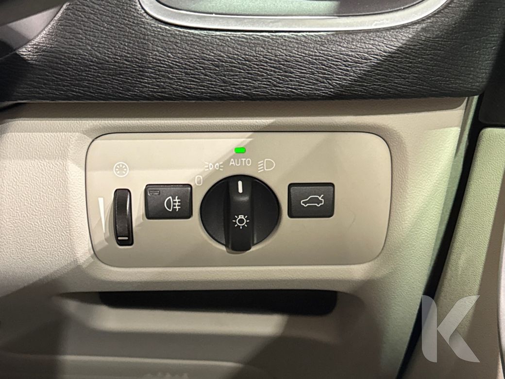 2018 Volvo V40