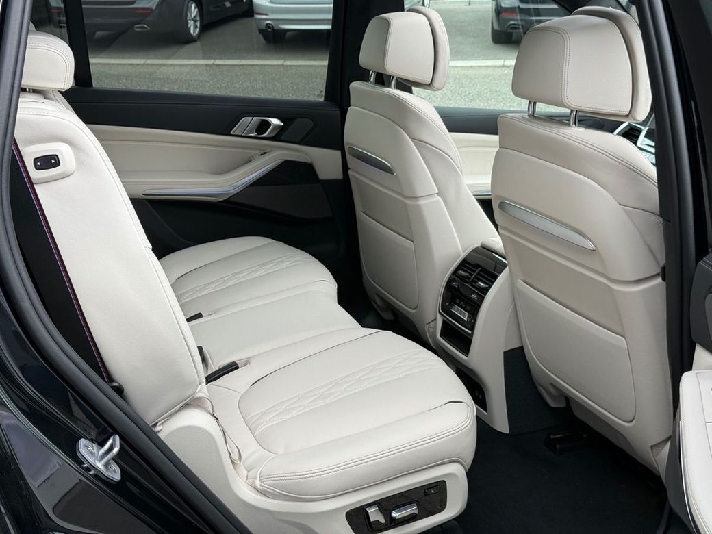 2026 BMW X7