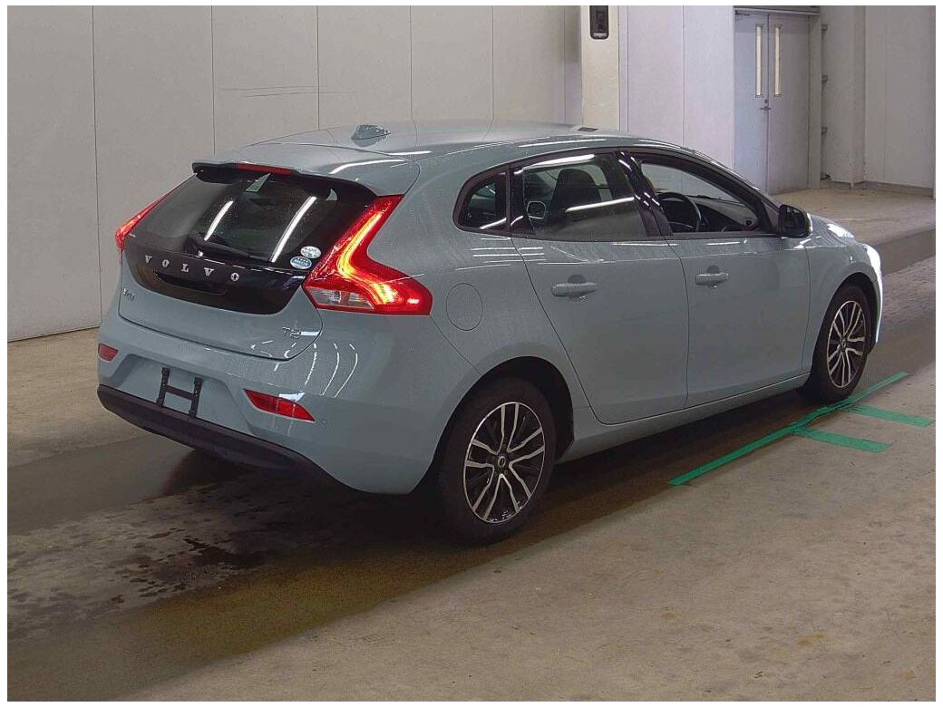 2018 Volvo V40