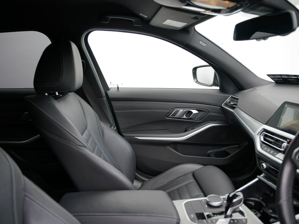 2022 BMW 330