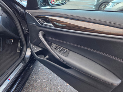 2023 BMW 530