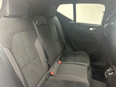 2025 Volvo XC40