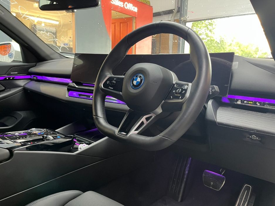 2025 BMW i5