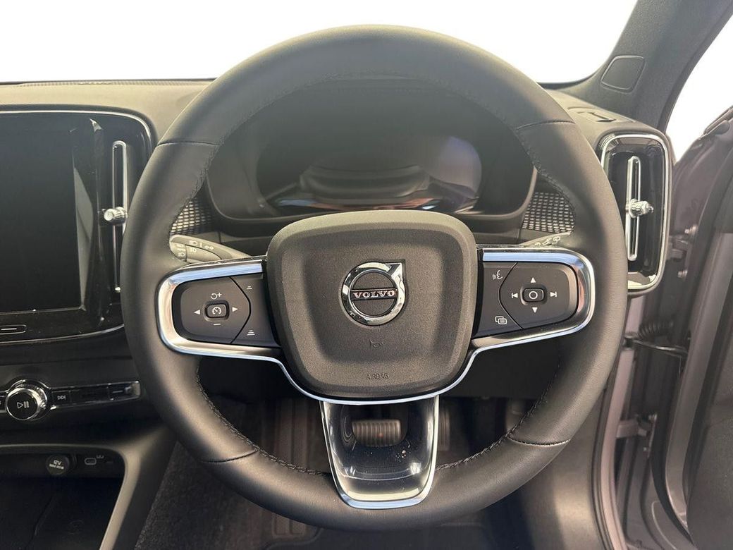 2026 Volvo EX40