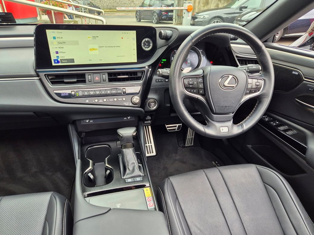2023 Lexus ES 300h
