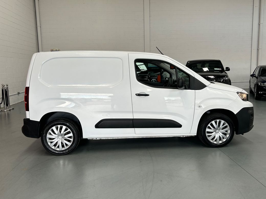 2021 Peugeot Partner
