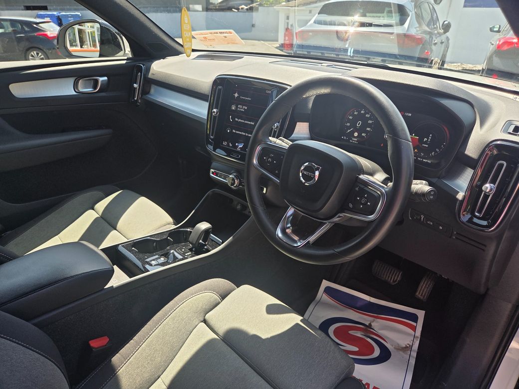 2023 Volvo XC40