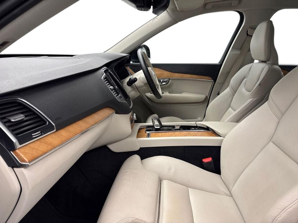 2022 Volvo XC90