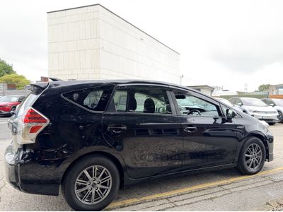 2016 Toyota Prius Alpha