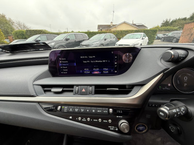 2021 Lexus ES 300h