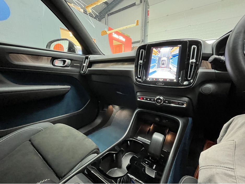 2023 Volvo XC40