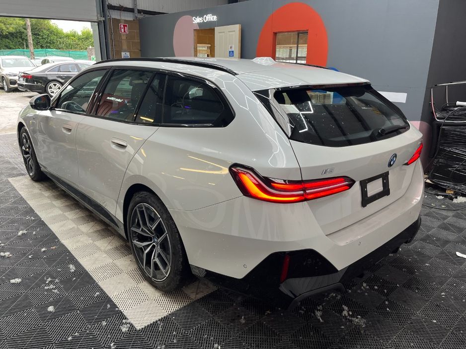 2025 BMW i5