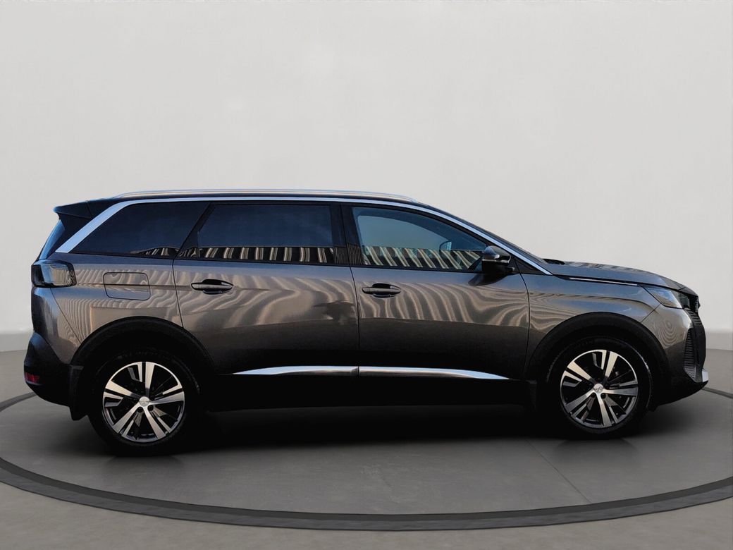 2025 Peugeot 5008