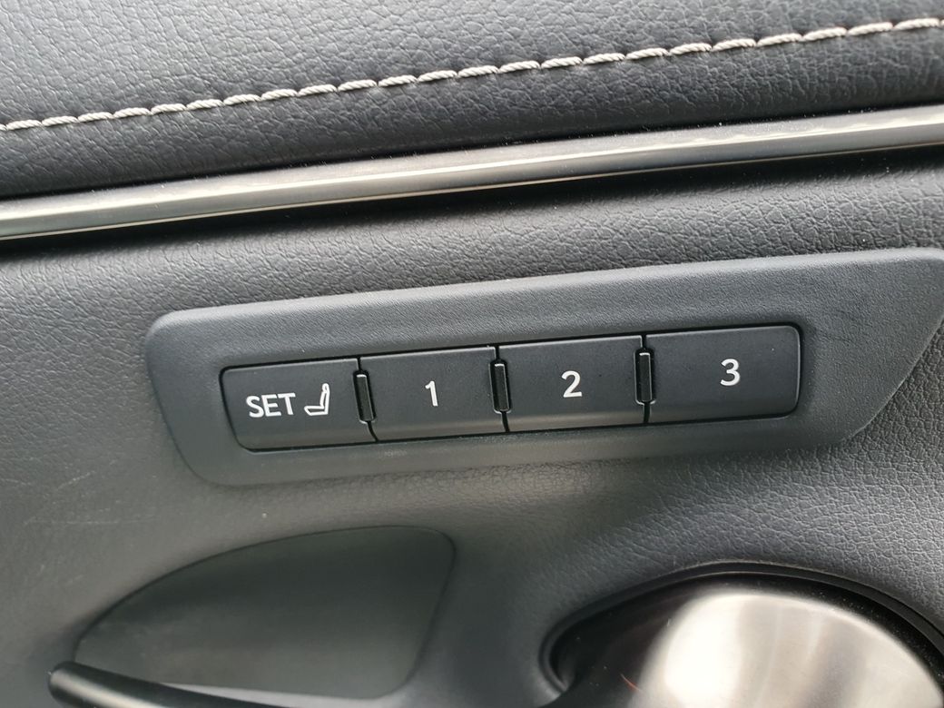 2019 Lexus ES 300h