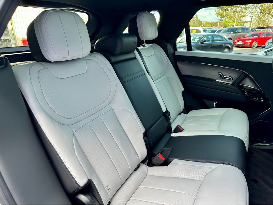 2025 Land Rover Range Rover Sport