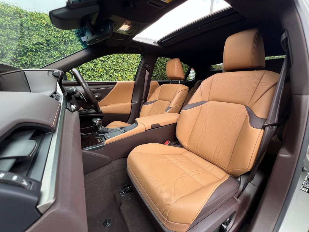 2021 Lexus ES 300h