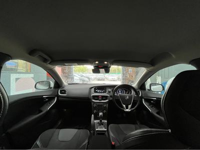 2016 Volvo V40