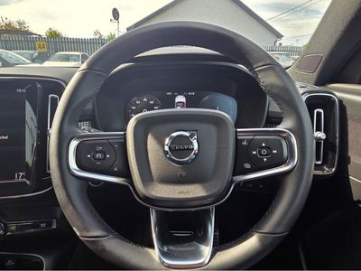 2022 Volvo XC40